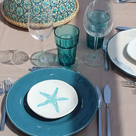 Сasa de vacaciones Number 10 House